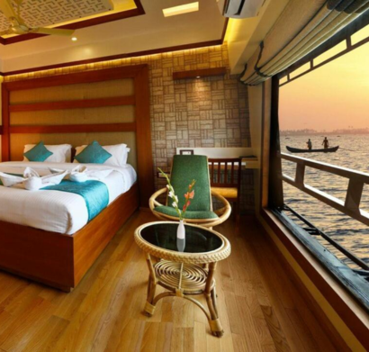 Top 10 Reasons to Choose a Houseboat Stay in Alleppey