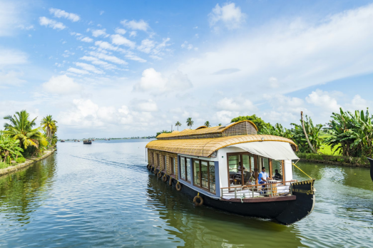 Ideal for family vacations & group trips